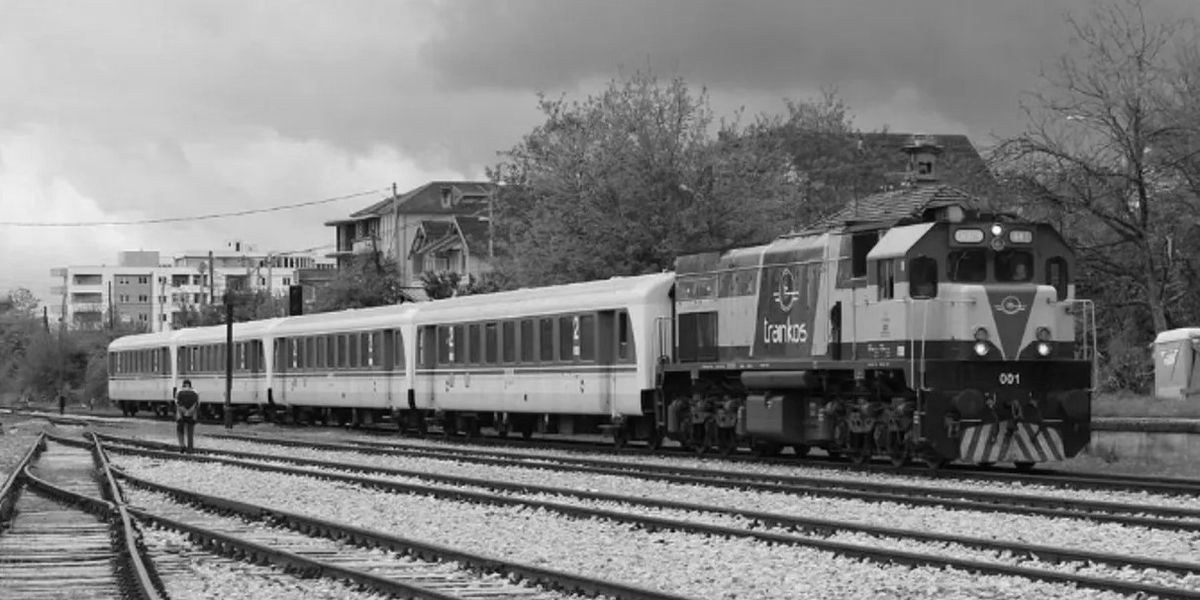 foto kryesore — Pas vdekjes së gruas që u godit nga treni,…