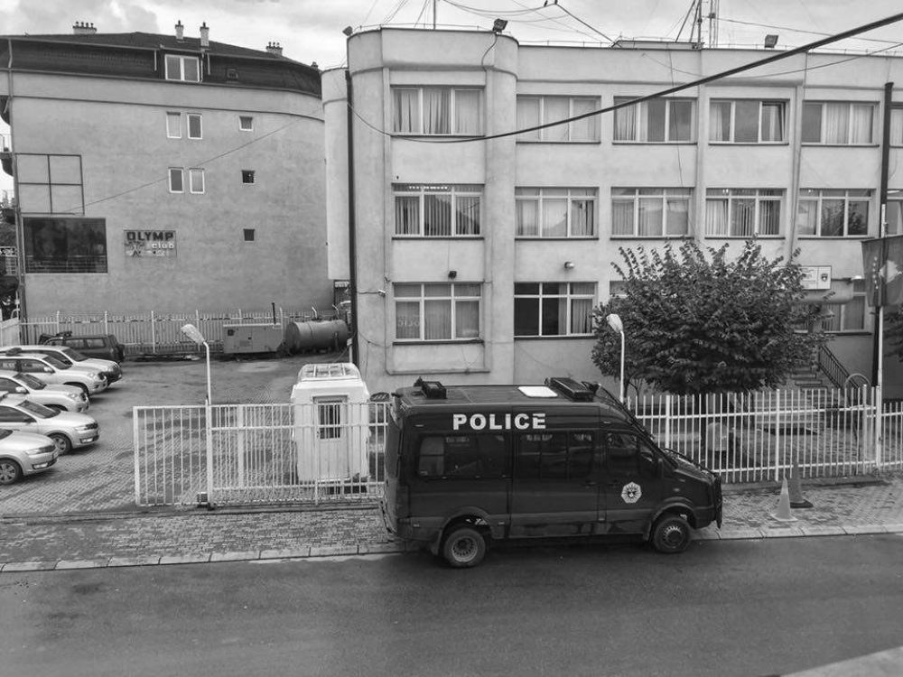 foto kryesore — Shkoi në Polici për ta denoncuar për…