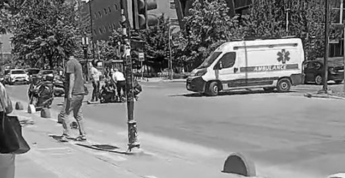 foto kryesore — Aksident mes një veture dhe motoçiklete në…