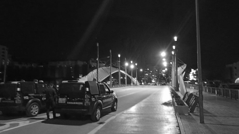 foto kryesore — Policia nga dje mbi Urën e Ibrit, Ambasada…