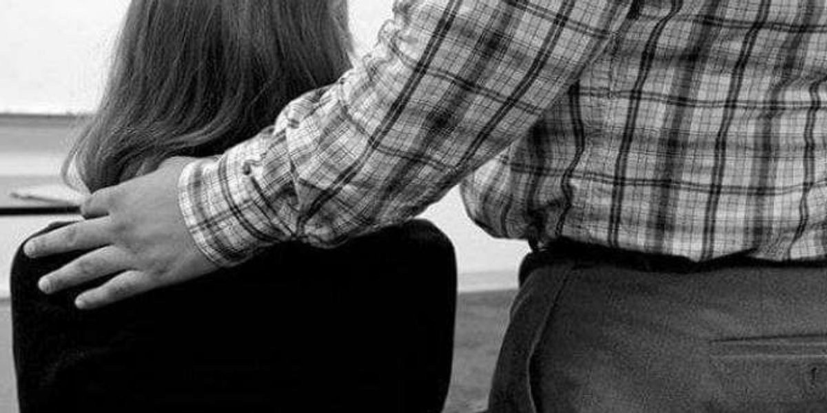 foto kryesore — Ngacmoi seksualisht një grua në Shtime,…