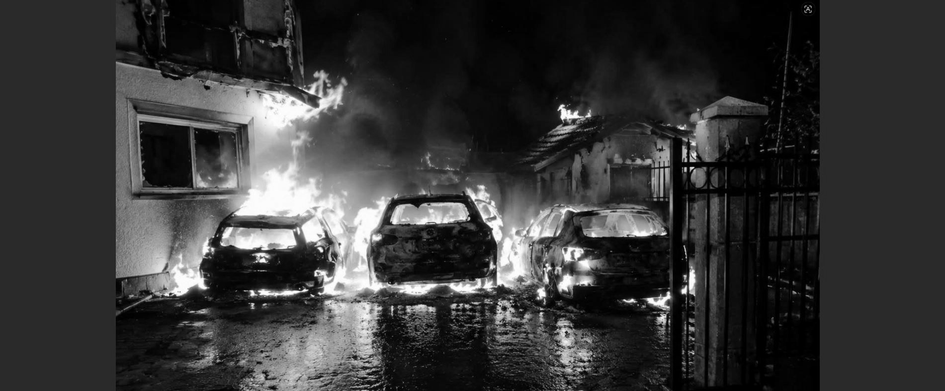foto kryesore — Zjarr në Prishtinë | Tri vetura e një pjesë…