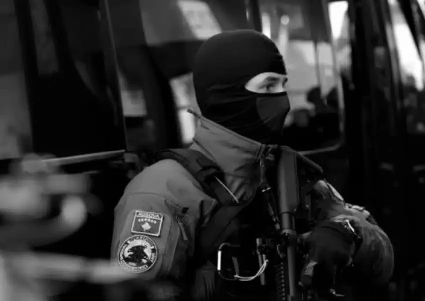 foto kryesore — Dy shtetas të huaj në pranga, dyshohet se…