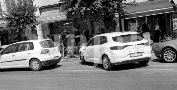 foto kryesore — Kontrolli i Doganës në argjendarinë në…