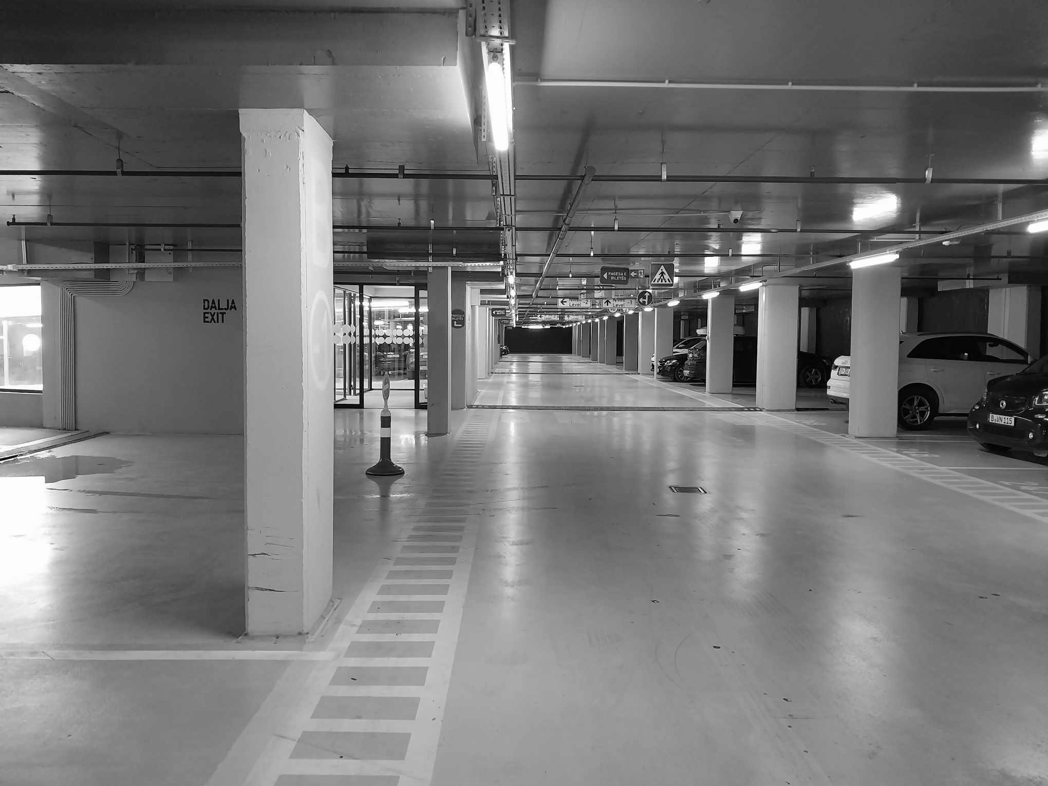 foto kryesore — Ky është 20-vjeçari që u kap në parkingun…