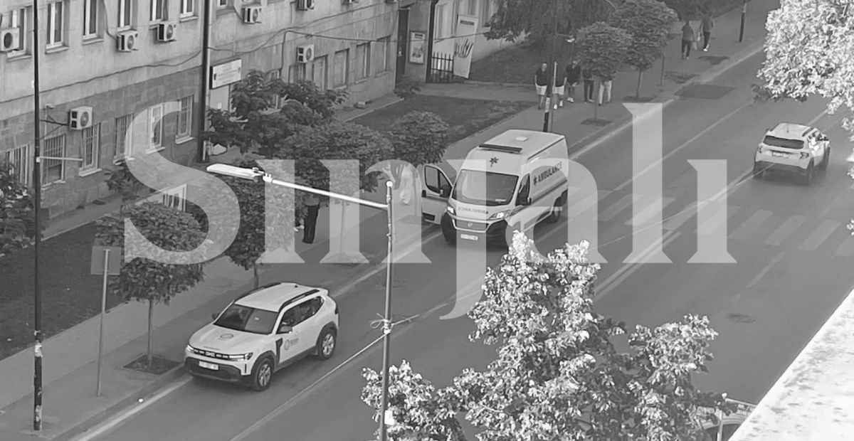 foto kryesore — Vetura godet një këmbësor “Te Qafa” në…