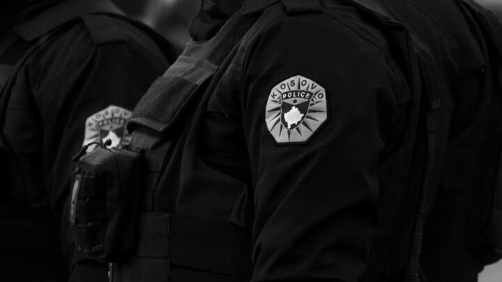 foto kryesore — Policia shkoi për ta arrestuar, 58-vjeçari…