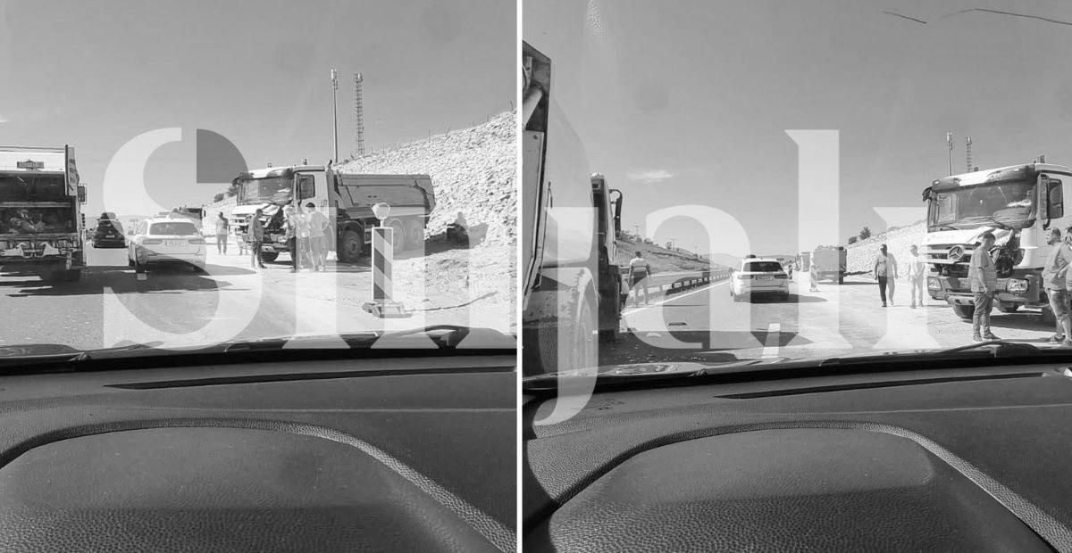 foto kryesore — Dy kamionë aksidentohen në autostradën…