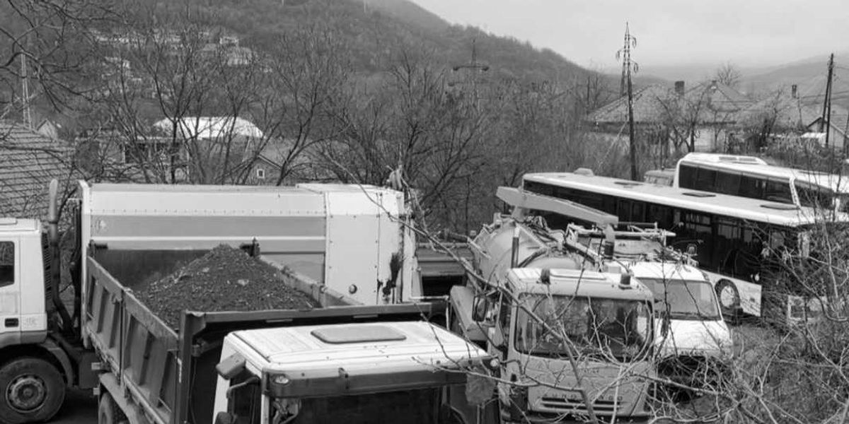 foto kryesore — Gjashtë të akuzuar për barrikadat në veri,…