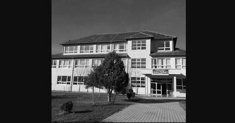 foto kryesore — Sulm ndaj shkollës “Iliria” në Suharekë –…