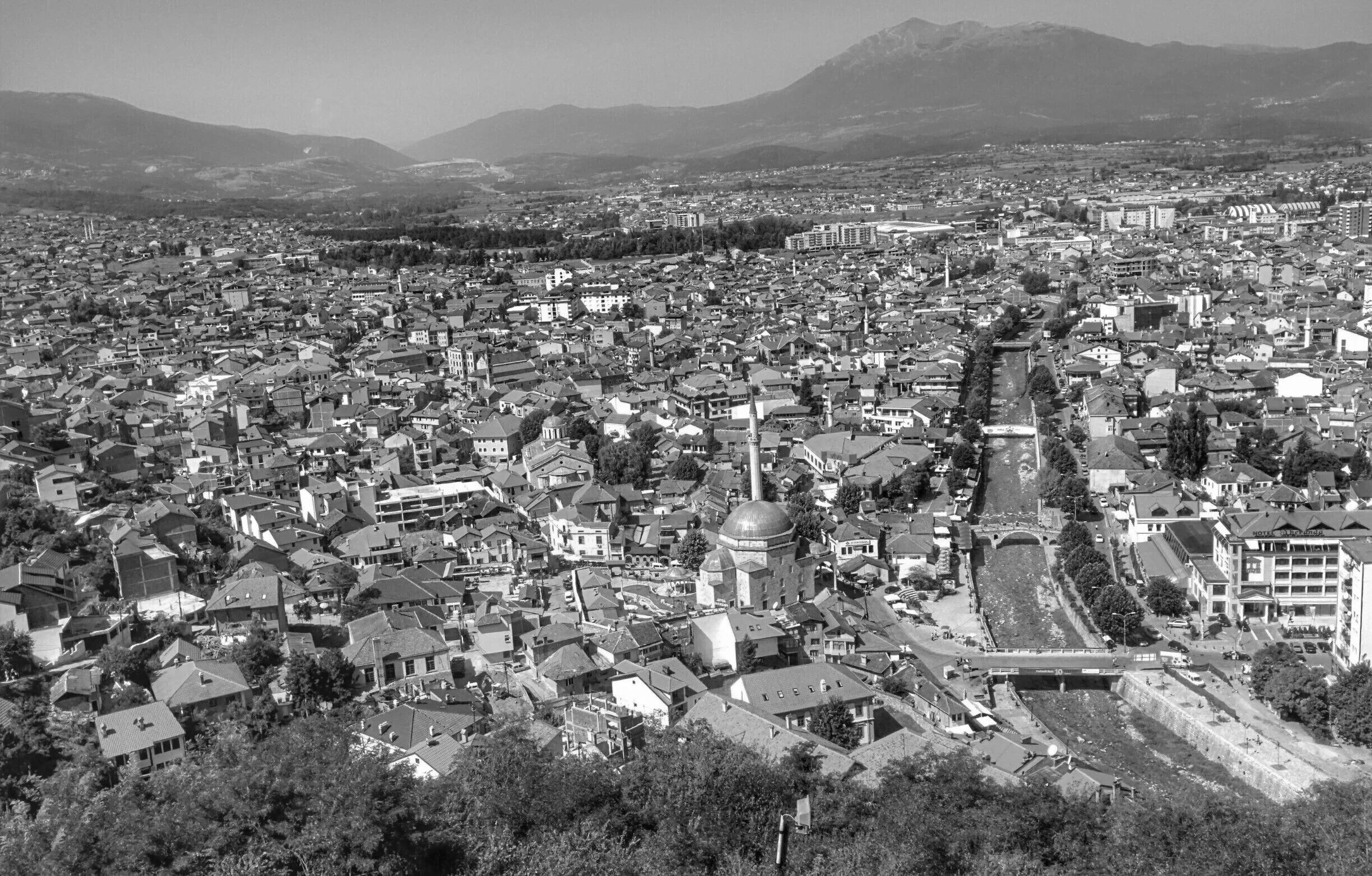 foto kryesore — 80-vjeçarja u gjet pa shenja jete, burri i…