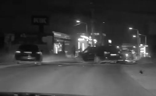 foto kryesore — Aksident mes dy veturave në Gjilan, s’dihet…