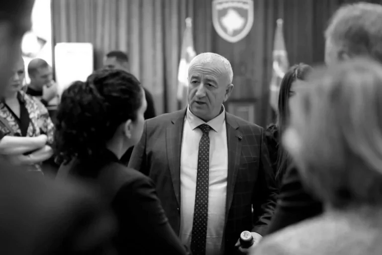 foto kryesore — Nga Presidenca e Kryeministria te dyshimet…