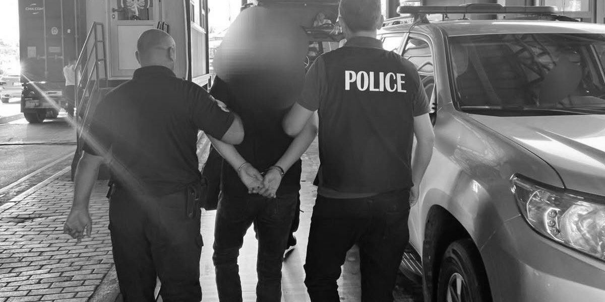 foto kryesore — Ekstradohet nga Shqipëria një person i…