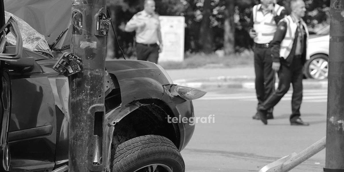 foto kryesore — Aksident mes dy veturash në Gjakovë,…