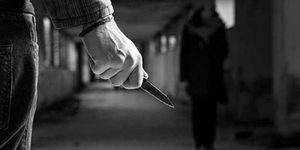 foto kryesore — Lëndohet një person me mjet të mprehtë në…