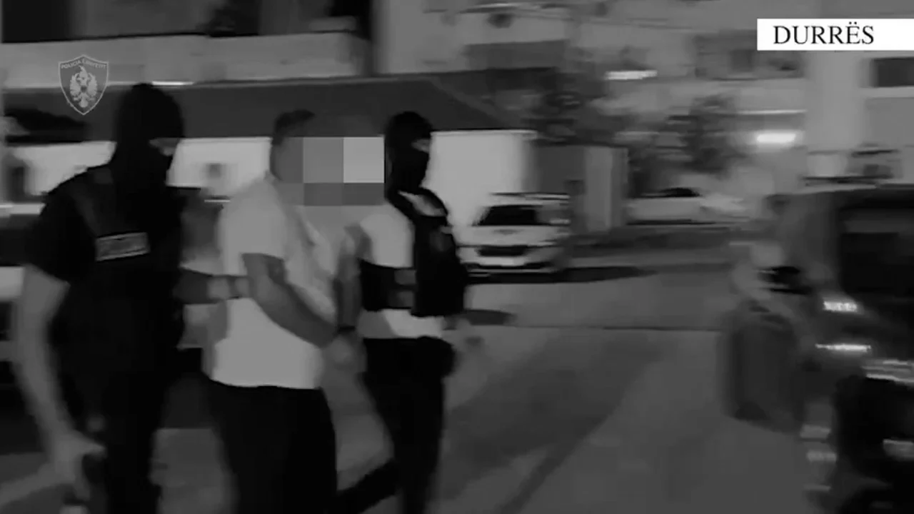 foto kryesore — I kërkuar ndërkombëtarisht për falsifikim…