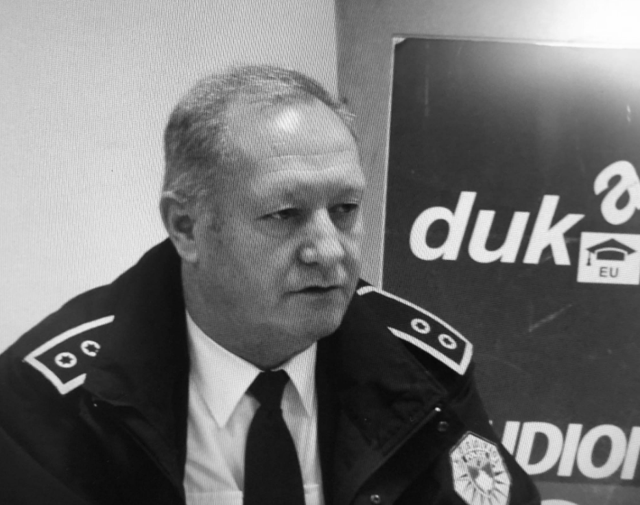 foto kryesore — “Zëri” i Policisë në Pejë pensionohet,…