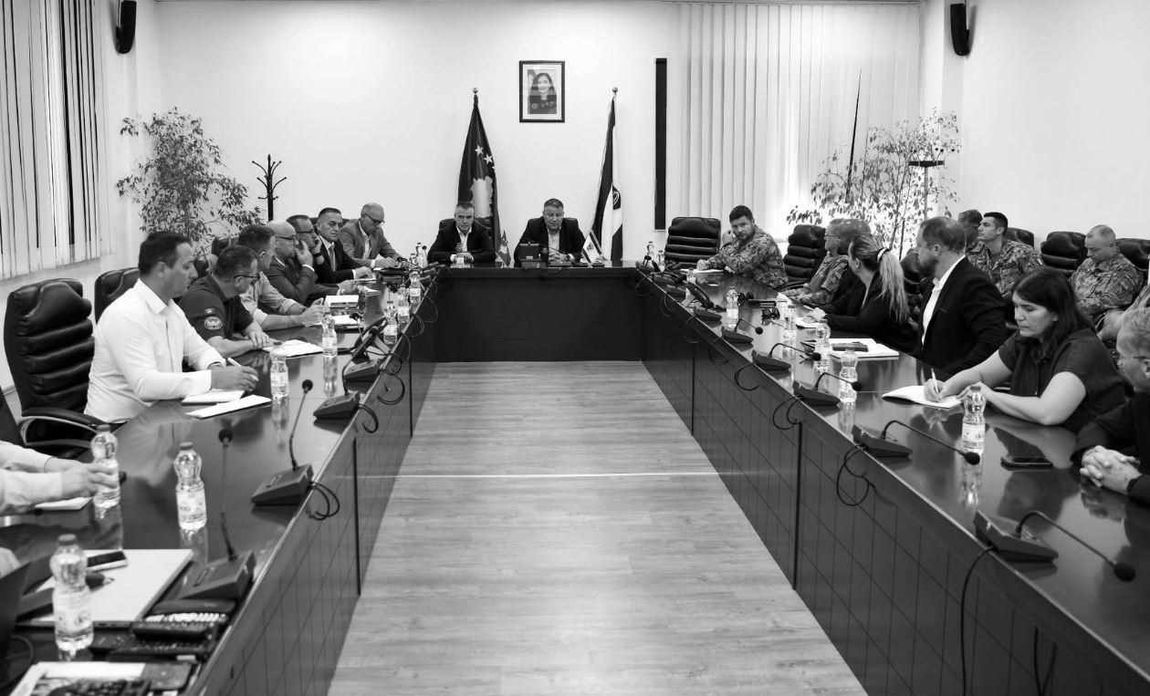 foto kryesore — Policia shton masat e sigurisë në Kosovë…