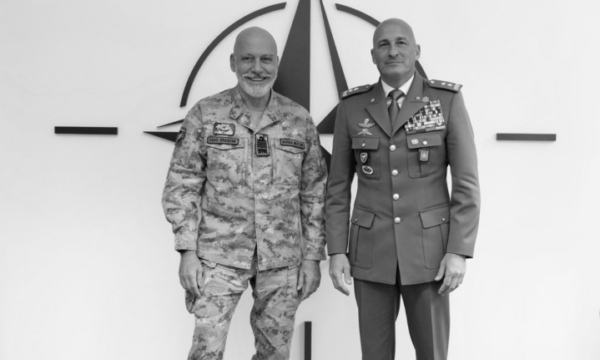 foto kryesore — Kreu i Komitetit Ushtarak të NATO-s takon…
