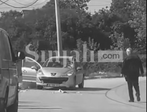 foto kryesore — Vetura godet 12-vjeçarin me trotinet në…