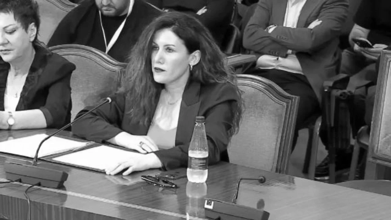 foto kryesore — Vlora Hyseni në Prishtinë, si u vetëdorëzua…