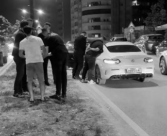 foto kryesore — Tensione pas një mosmarrëveshjeje në…