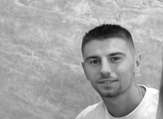 foto kryesore — E dhimbshme: Ky është i riu që u gjet pa…