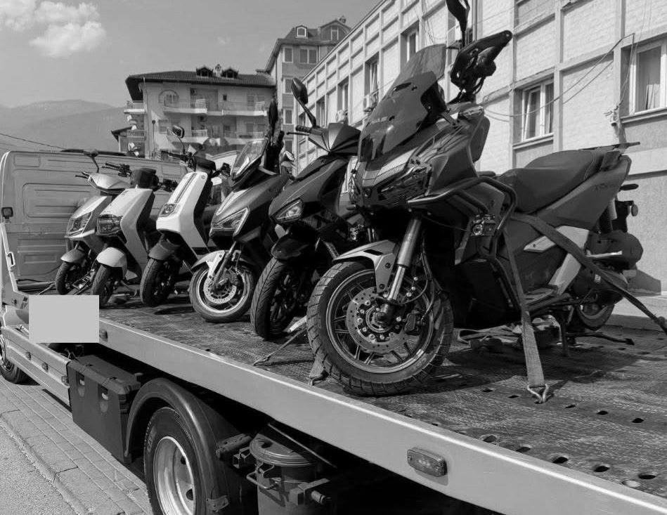 foto kryesore — Policia në Pejë sekuestron gjashtë…