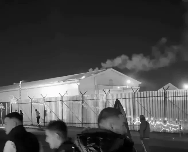 foto kryesore — Ky është i arrestuari për sulmin me Molotov…