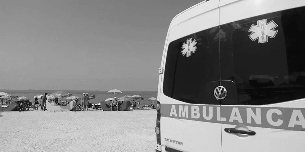foto kryesore — Humb jetën në plazhin e Velipojës…
