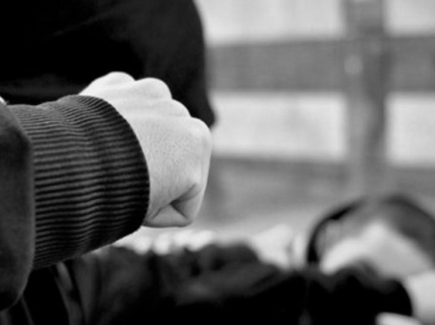foto kryesore — Përleshje mes vëllezërve në Prishtinë:…