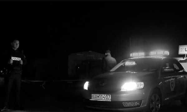 foto kryesore — Therje me kaçavidë në një kafiteri në…