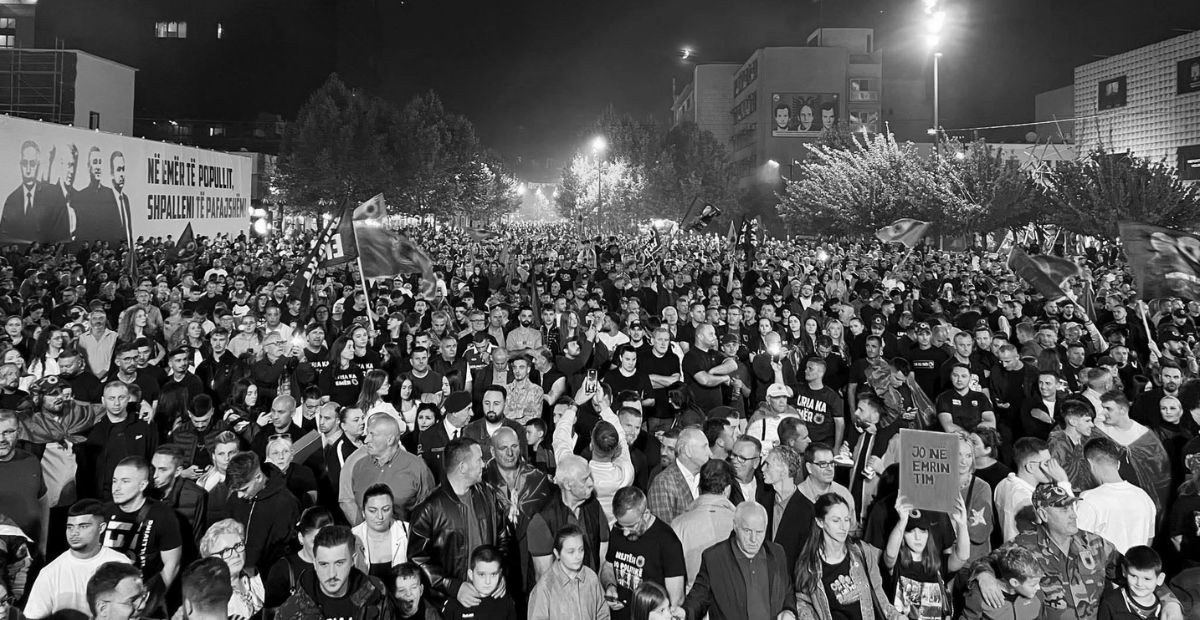 foto kryesore — Protesta e mbrëmshme, Policia: Defilimet me…