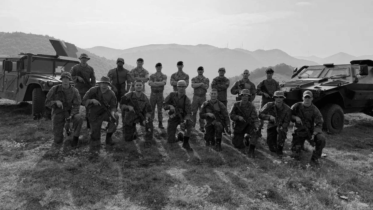 foto kryesore — Ushtarakët shqiptarë stërviten në Kosovë…