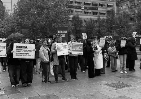 foto kryesore — Për të tretën ditë radhazi protestohet për…