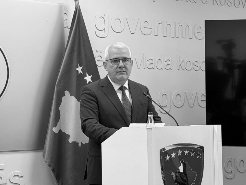 foto kryesore — Sveçla: Raporti evidenton shkelje serioze…