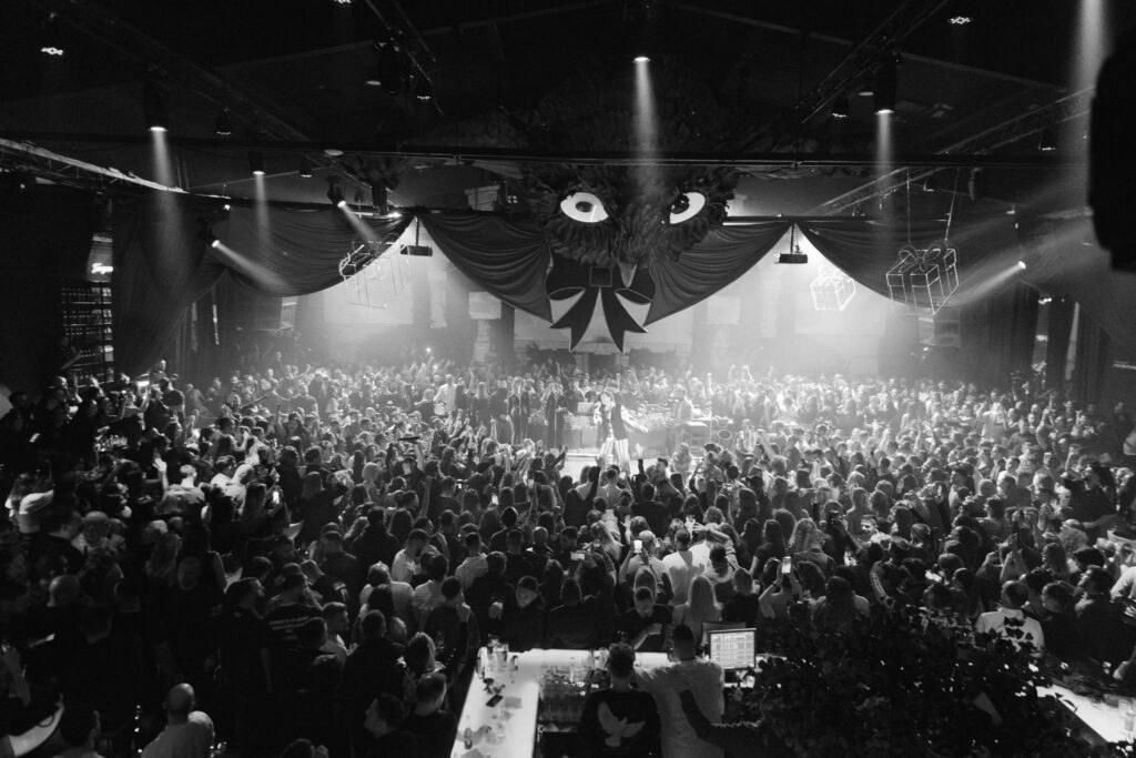 foto kryesore — Dramë te hyrja VIP e “Gate Club”:…