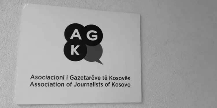 foto kryesore — Sulmohet fizikisht ekipi i Klan Kosovës në…