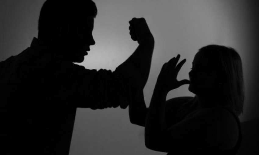 foto kryesore — Tri raste të dhunës në familje brenda pak…