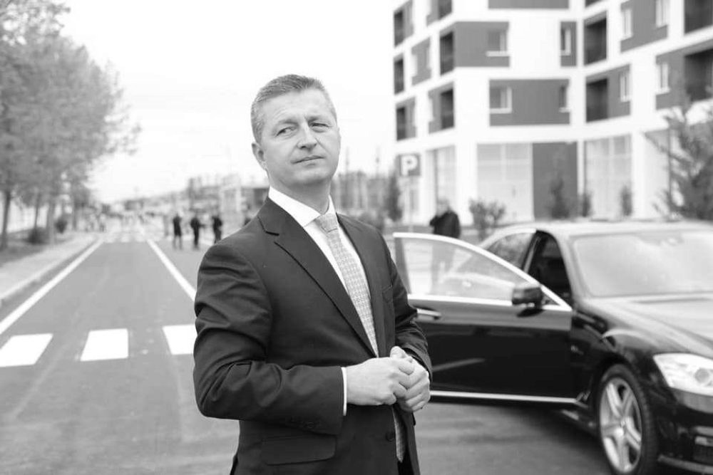 foto kryesore — Arrestohet Valon Lluka, ndalohet për 48 orë