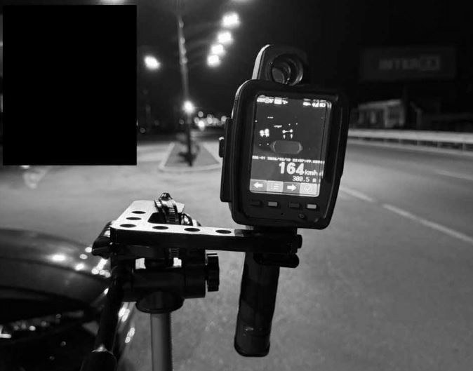 foto kryesore — Voziti 164 km/h në zonën 60, kapet sërish…