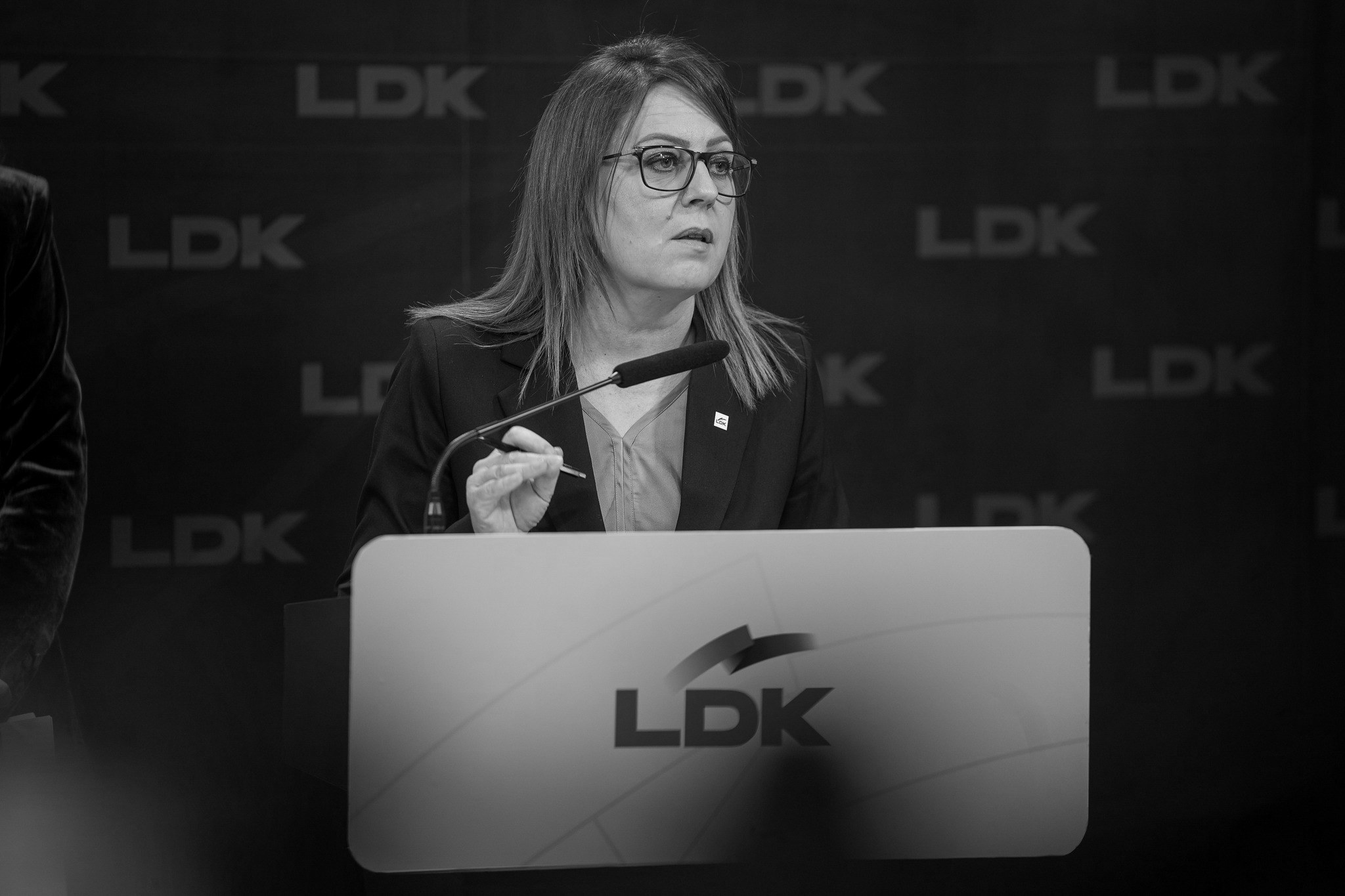 foto kryesore — Bajrami akuzon për korrupsion në prokurim:…