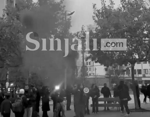foto kryesore — Nis dita e dytë e protestës kundër dhunës…