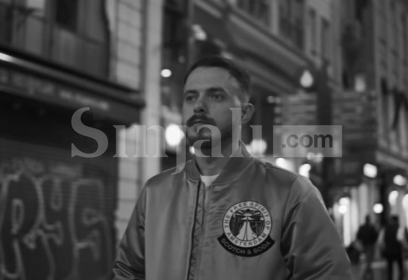 foto kryesore — Pronar i një kompanie të tekstileve dhe me…