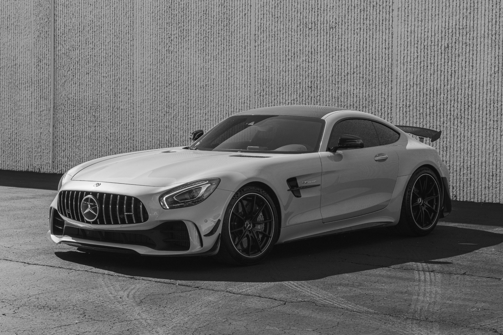 foto kryesore — Mercedes-i “i vjedhur” gjendet në garazhin…